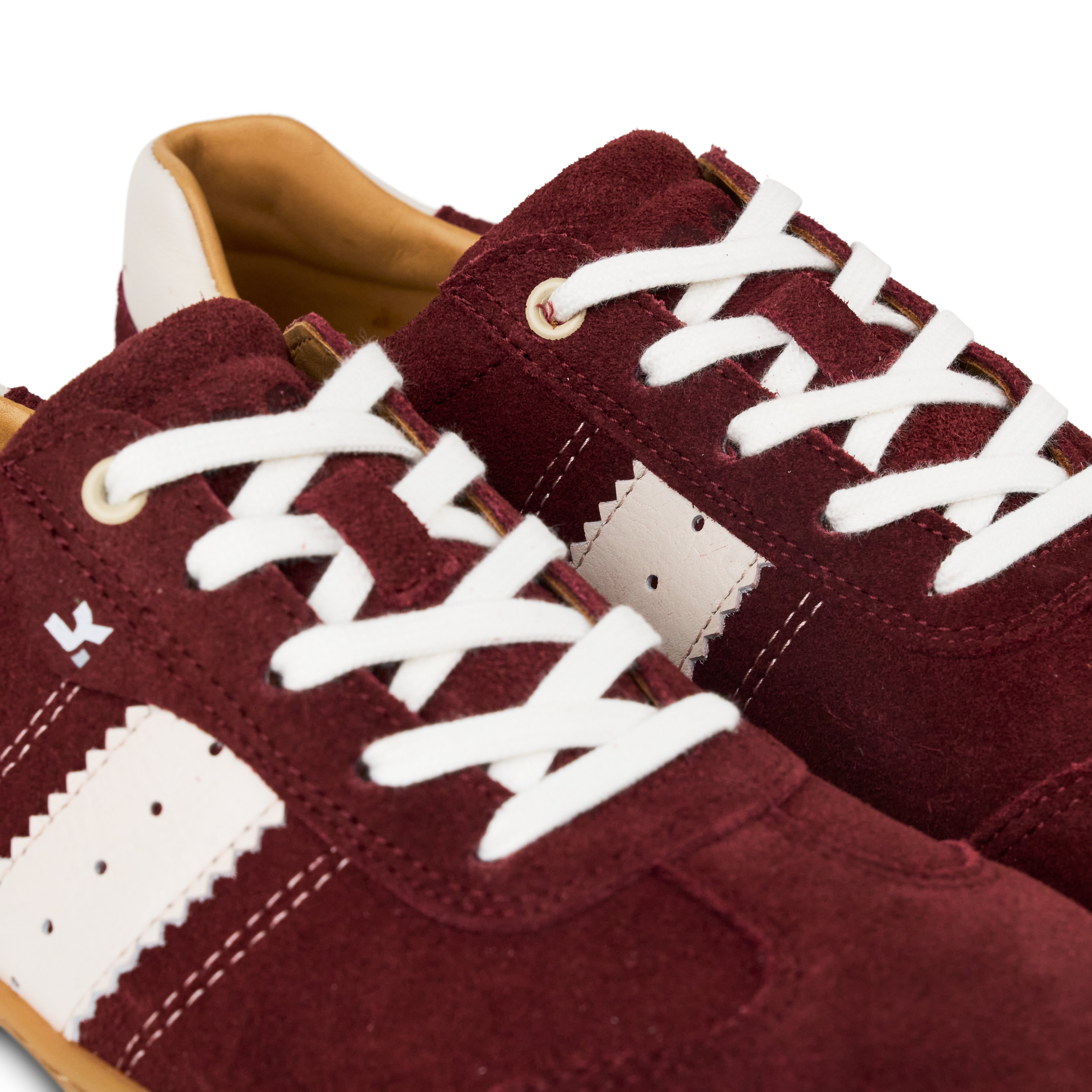 KOEL Ila Suede Bordo Damensneaker – Retrostyle Barfußschuh für jeden Tag