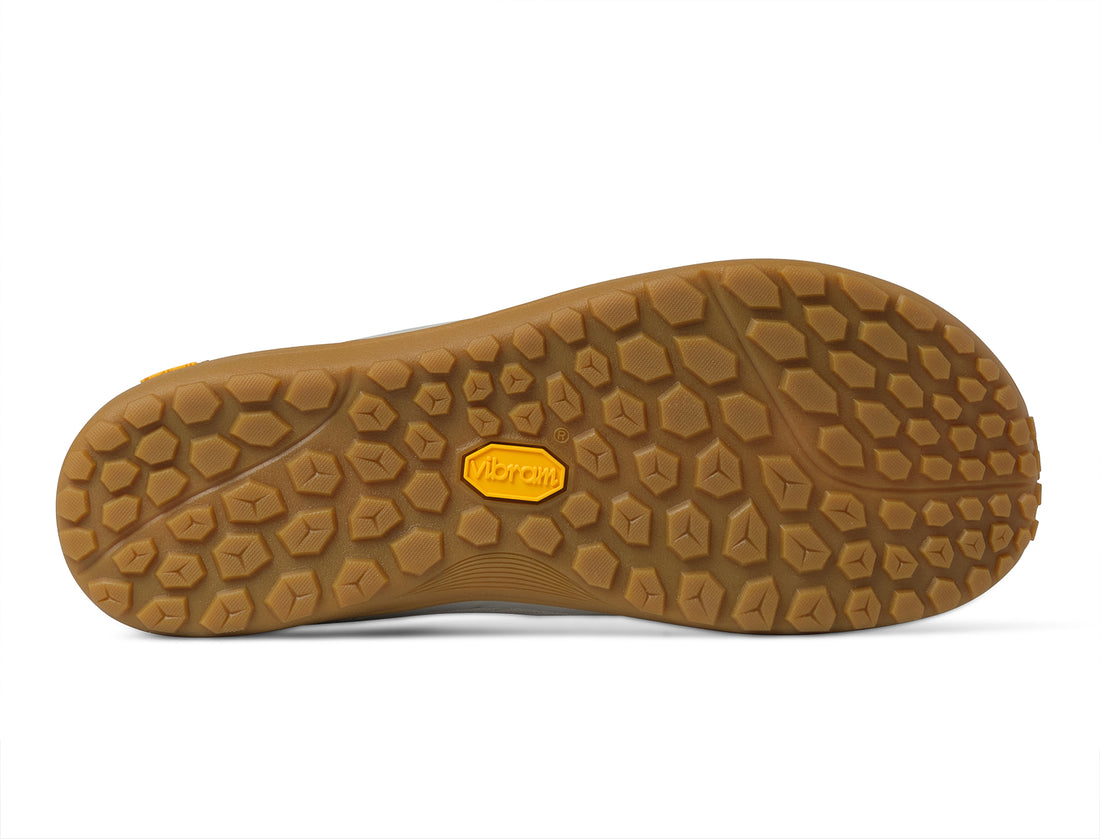 Topo Athletic Connect CLoud Gum - Barfuß-Damenlaufschuhe - Minimalismus in der besten Form