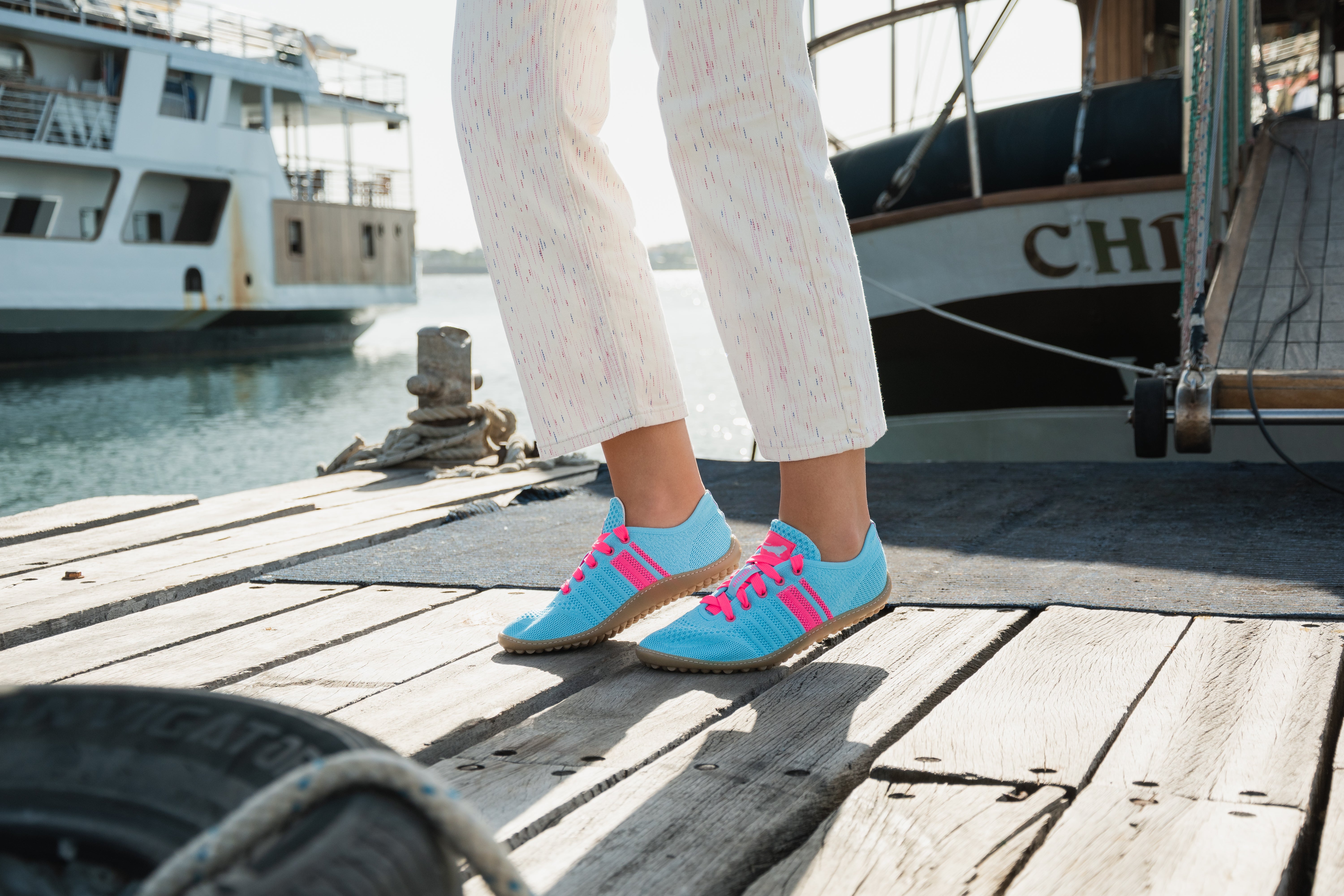 Caribeo Blue -  luftiger Barfußsneaker von Leguano mit Korksohle