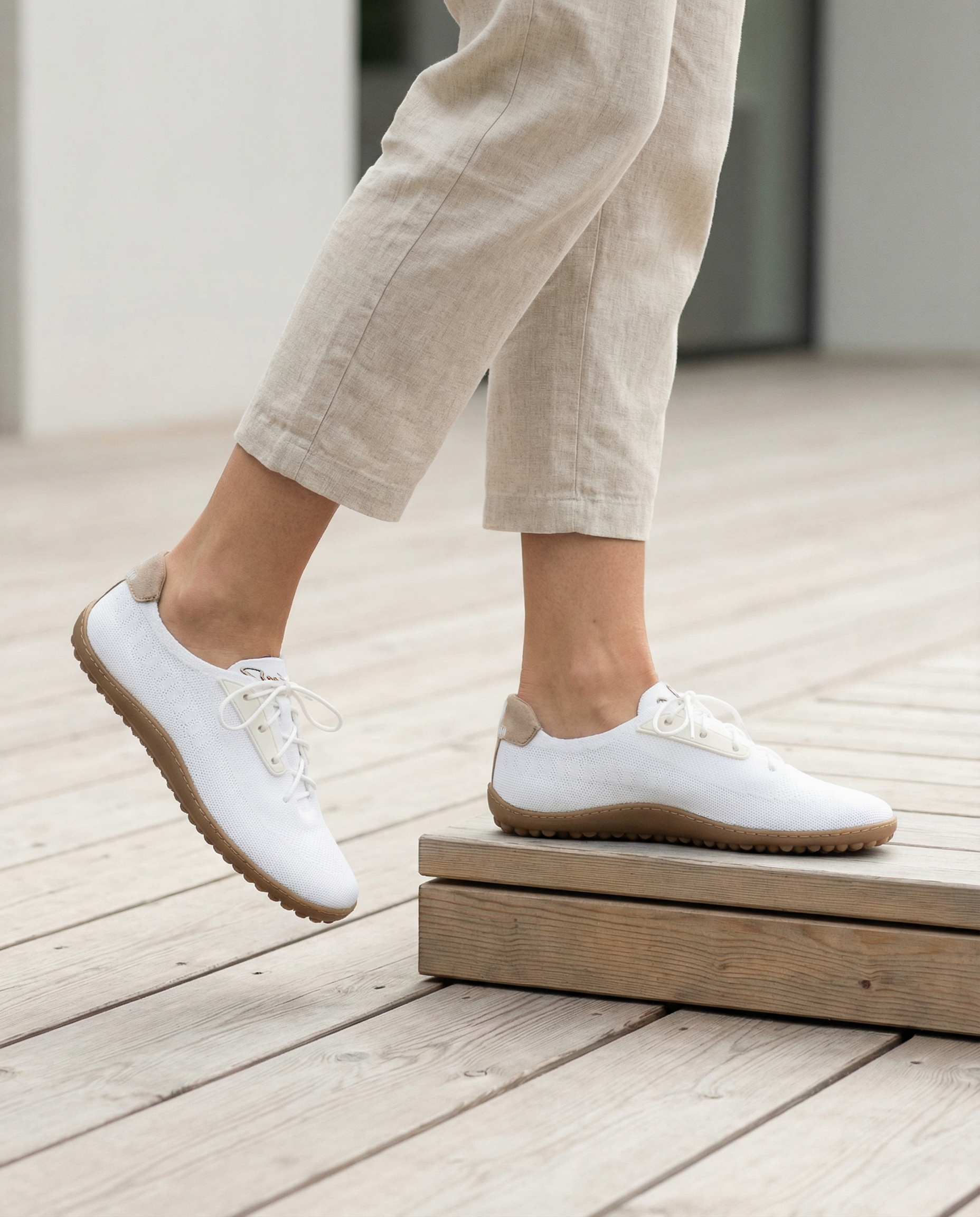 Advice White - Weltweit erster Barfußschuh mit Hybrid Sohle