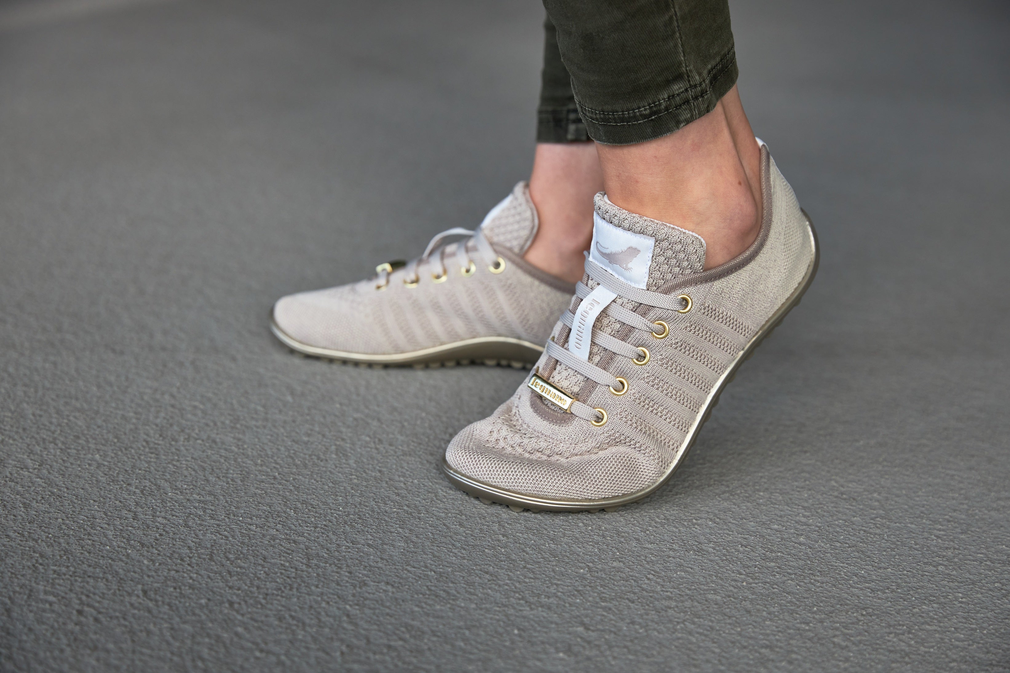 Go Gold - luftiger, veganer Sneaker
